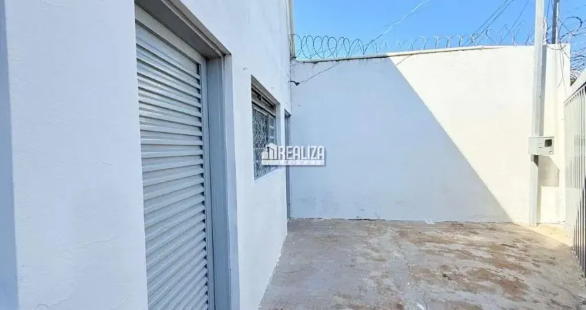 Casa com 1 quarto(s) e 1 banheiro(s) para alugar, 80 m² por r$ 1000 / mês