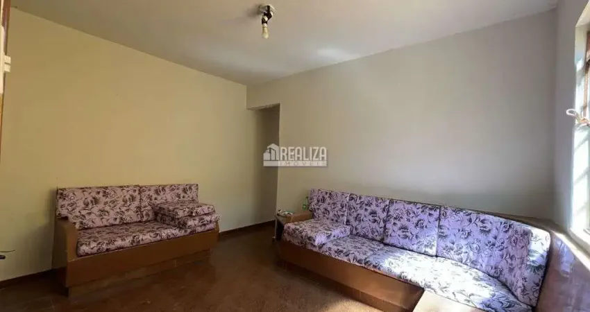 Casa com 3 quarto(s) e 2 banheiro(s) para alugar, 144 m² por r$ 1903 / mês