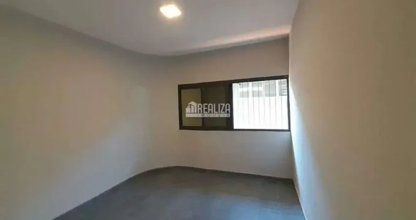 Casa com 3 quarto(s) e 1 banheiro(s) para alugar, 247 m² por r$ 4700 / mês