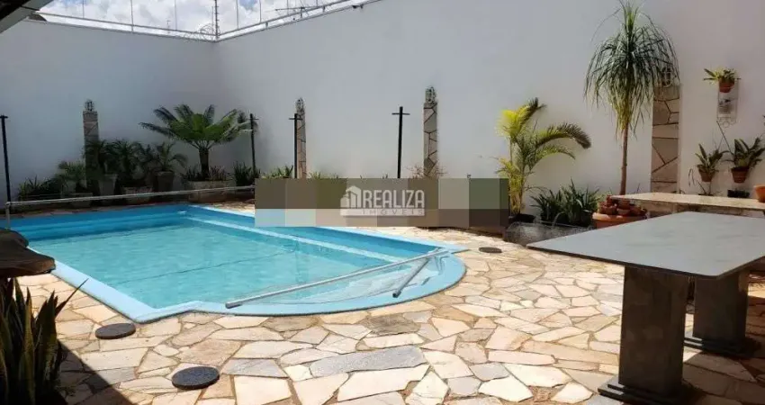 Casa com 5 quarto(s) e 7 banheiro(s) para alugar, 564 m² por r$ 7800 / mês