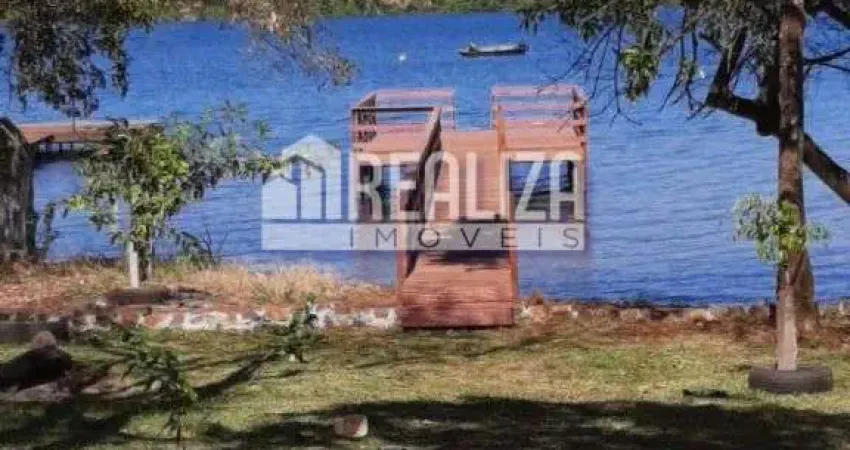 Casa com 3 quarto(s) e 2 banheiro(s) para alugar, 500 m² por r$ 3156 / mês