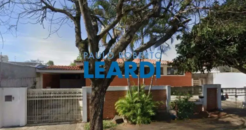 Casa com 3 quarto(s) e 3 banheiro(s) para alugar, 350 m² por r$ 8000 / mês