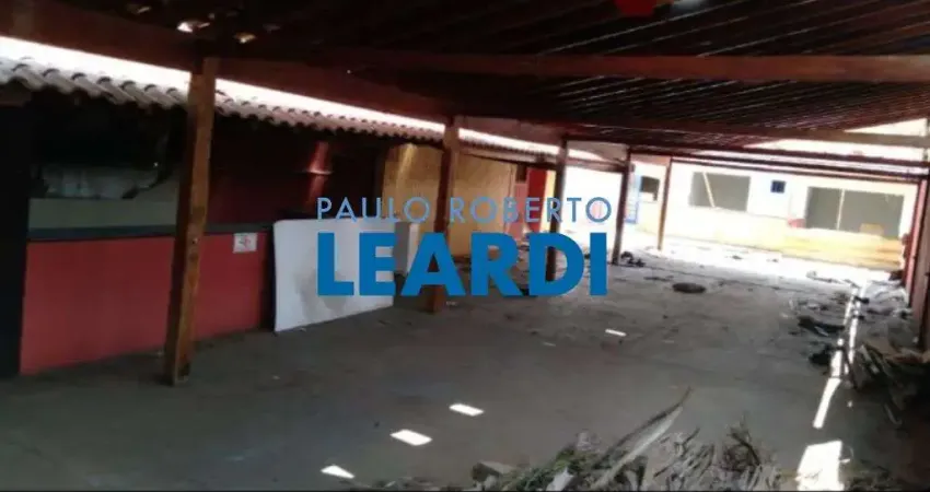 Casa com 1 quarto(s) e 2 banheiro(s) para alugar, 300 m² por r$ 4000 / mês