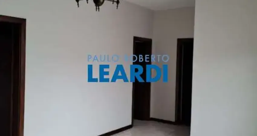 Casa com 3 quarto(s) e 3 banheiro(s) para alugar, 164 m² por r$ 4000 / mês