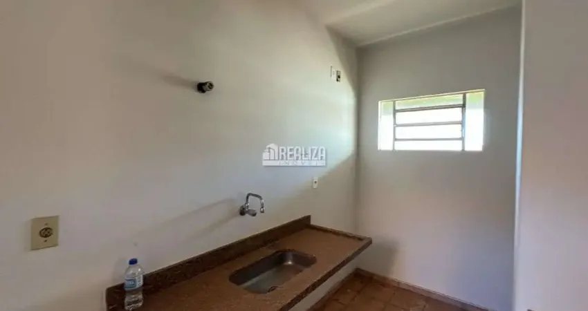 Apartamento com 1 quarto(s) e 1 banheiro(s) para alugar, 30 m² por r$ 1147 / mês