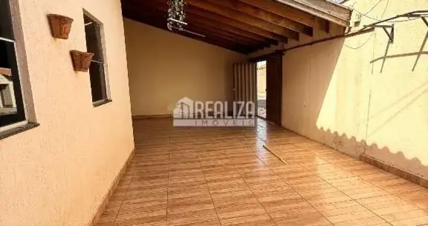 Casa com 3 quarto(s) e 2 banheiro(s) para alugar, 110 m² por r$ 2275 / mês