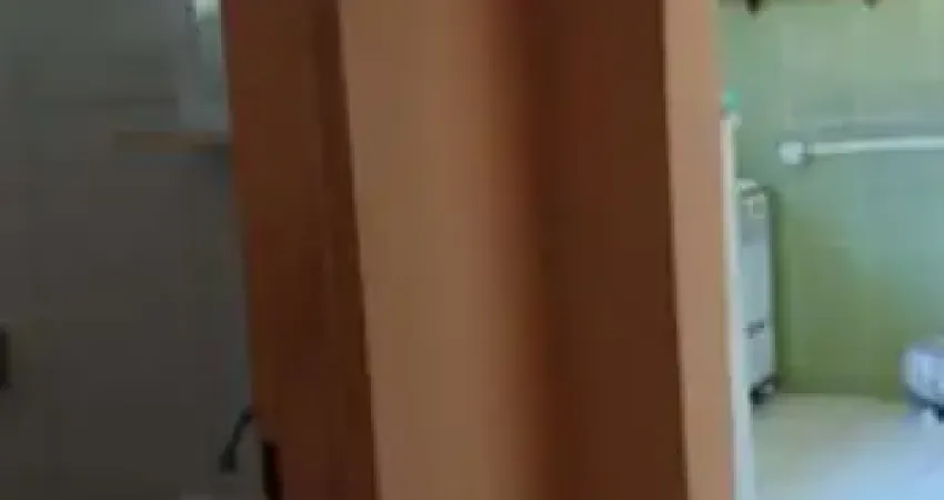 Casa com 3 quarto(s) e 1 banheiro(s) para alugar, 10 m² por r$ 1445 / mês