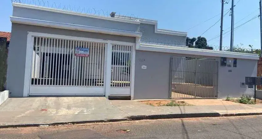 Casa com 1 quarto(s) e 1 banheiro(s) para alugar, 200 m² por r$ 1650 / mês