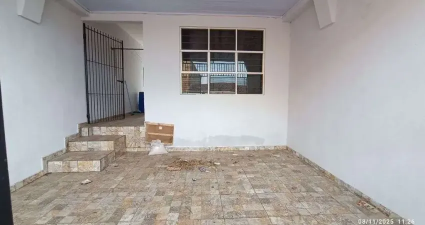 Casa com 3 quarto(s) e 2 banheiro(s) para alugar, 186 m² por r$ 2450 / mês