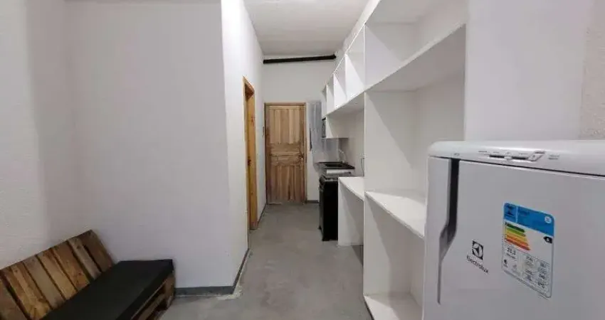 Kitnet/ studio com 1 quarto(s) e 1 banheiro(s) para alugar, 27 m² por r$ 869 / mês