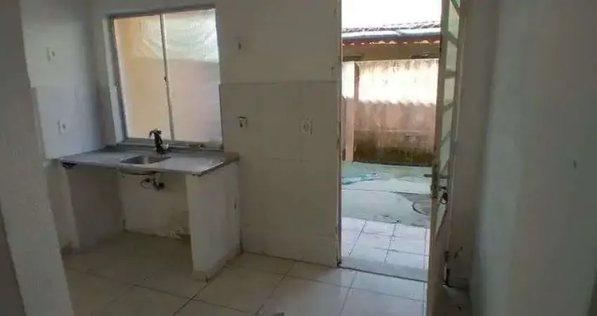 Casa em condomínio com 4 quarto(s) e 1 banheiro(s) para alugar, 67 m² por r$ 750 / mês