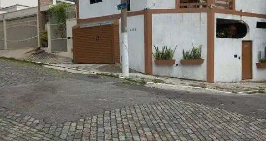 Casa com 4 quarto(s) e 4 banheiro(s) para alugar, 280 m² por r$ 8000 / mês