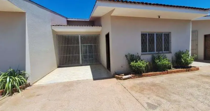 Casa com 3 quarto(s) e 2 banheiro(s) para alugar, 145 m² por r$ 2800 / mês