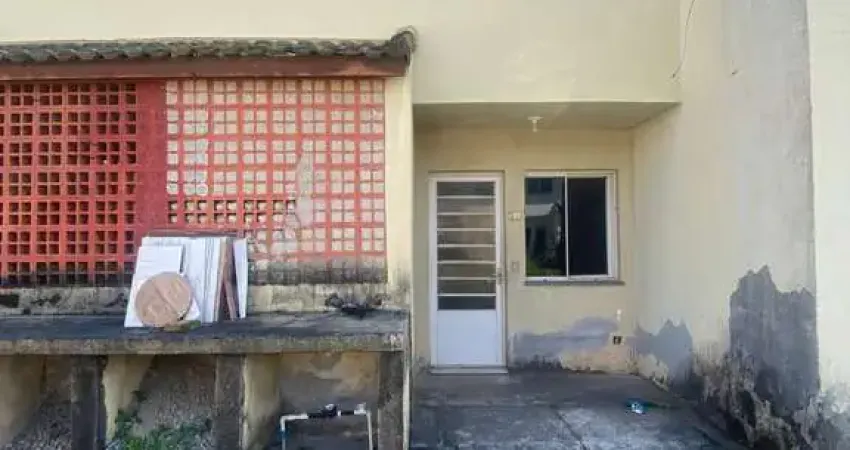 Casa em condomínio com 2 quarto(s) e 1 banheiro(s) para alugar, 60 m² por r$ 700 / mês