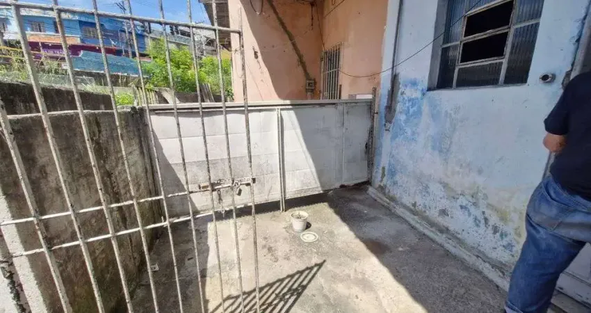 Casa com 1 quarto(s) e 1 banheiro(s) para alugar, 30 m² por r$ 750 / mês