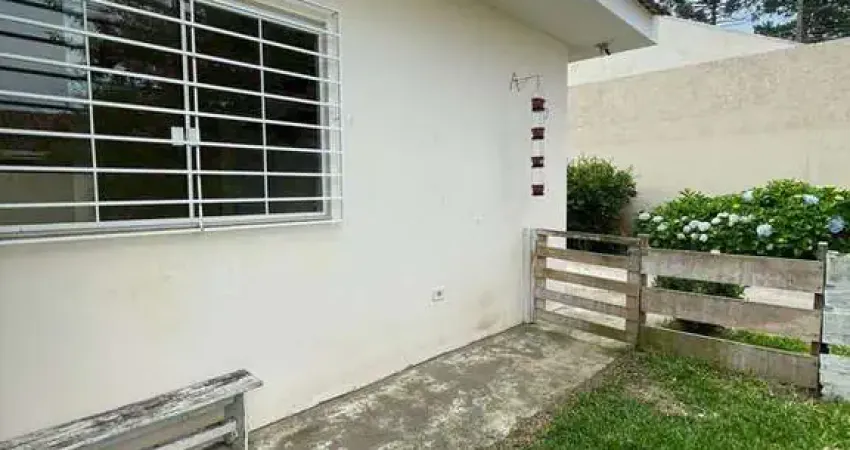 Casa com 3 Quarto(s) e 1 banheiro(s) para Alugar, 80 m² por R$ 2600 / Mês