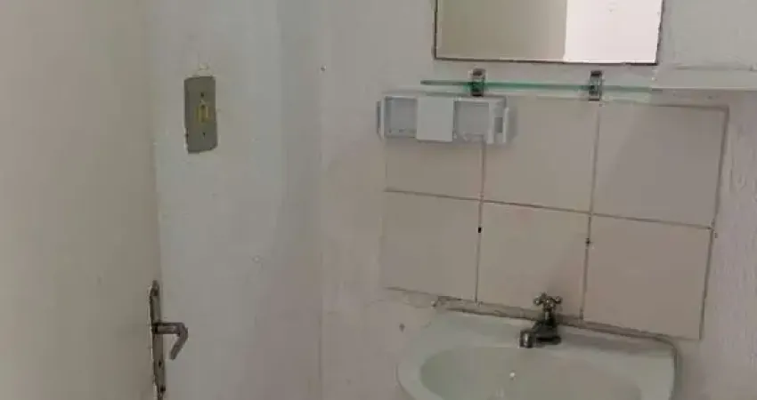 Casa em Condomínio com 2 Quarto(s) e 1 banheiro(s) para Alugar, 57 m² por R$ 800 / Mês