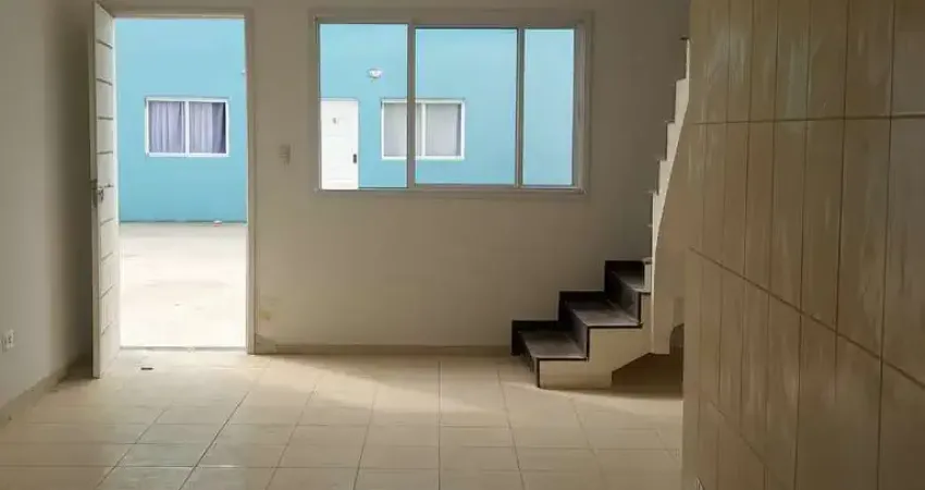 Casa em Condomínio com 2 Quarto(s) e 2 banheiro(s) para Alugar, 68 m² por R$ 1999 / Mês