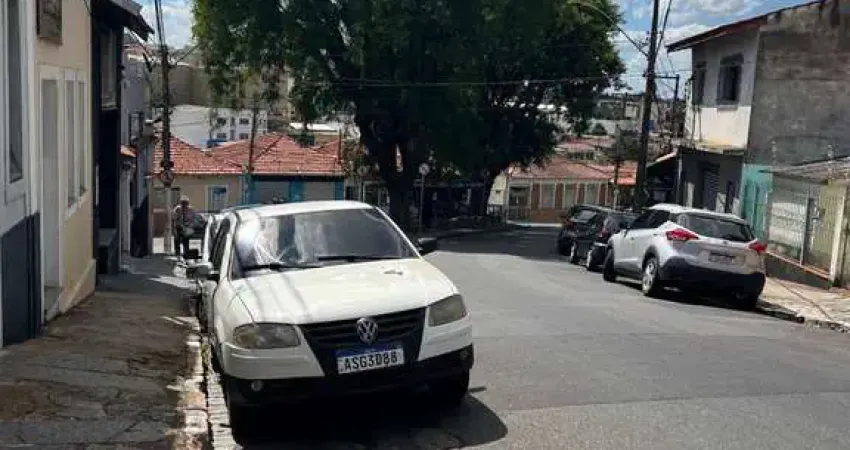 Kitnet/ Studio com 1 Quarto(s) e 1 banheiro(s) para Alugar, 28 m² por R$ 1000 / Mês