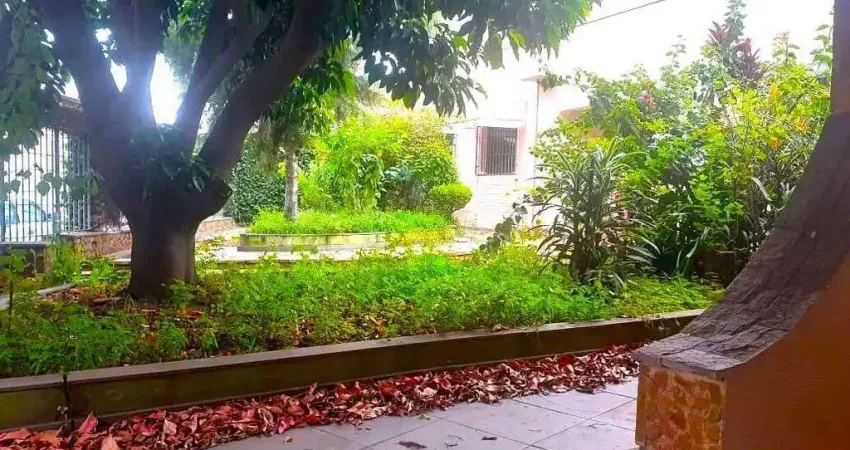 Casa com 4 Quarto(s) e 5 banheiro(s) para Alugar, 410 m² por R$ 4000 / Mês