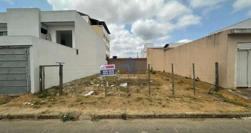 Terreno à venda na Dely Vieira, 460, Felícia, Vitória da Conquista
