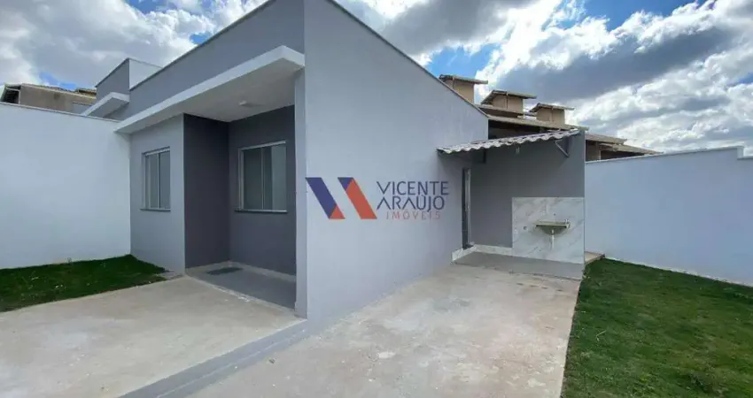 Casa com quintal e 2 quartos à venda no bairro Vila Verde.