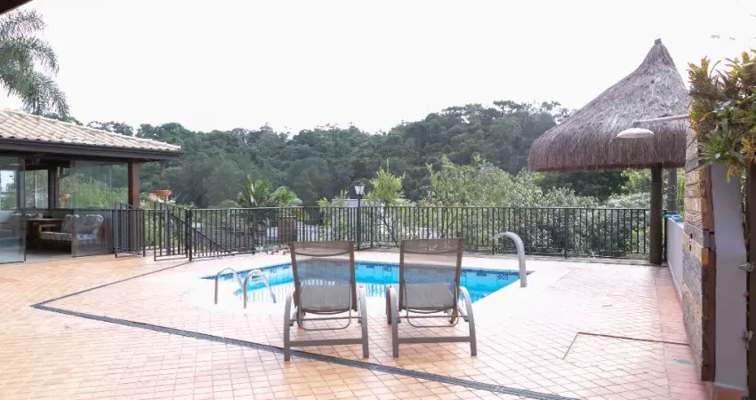 Casa em condomínio clube em jundiaí  sp com quatro suítes e piscina