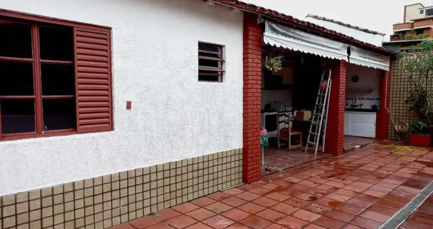 Casa para Venda em Guarujá, Praia da Enseada, 3 dormitórios, 2 banheiros, 2 vagas