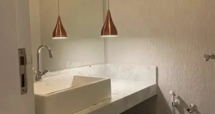 Excelente sala comercial mobiliada no centro de macaé para locação.