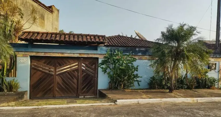 Excelente casa linear para venda no Cond. Village do Horto.