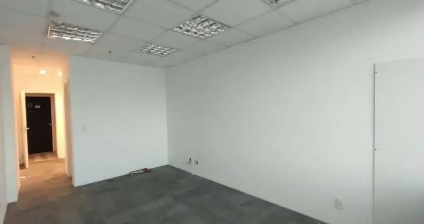 Sala comercial para alugar na Avenida Elias Agostinho, 340, Imbetiba, Macaé