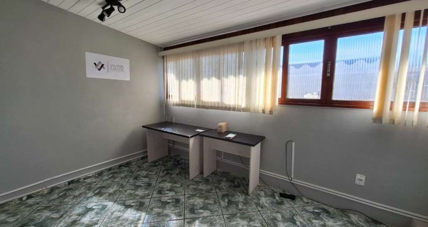SALA COMERCIAL COM BANHEIRO PARA LOCAÇÃO NA IMBETIBA.