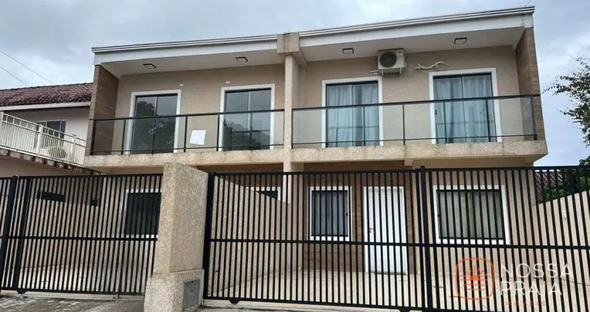 Sobrado com 4 dormitórios à venda, 134 m² por R$ 650.000,00 - Barra do Saí - Itapoá/SC