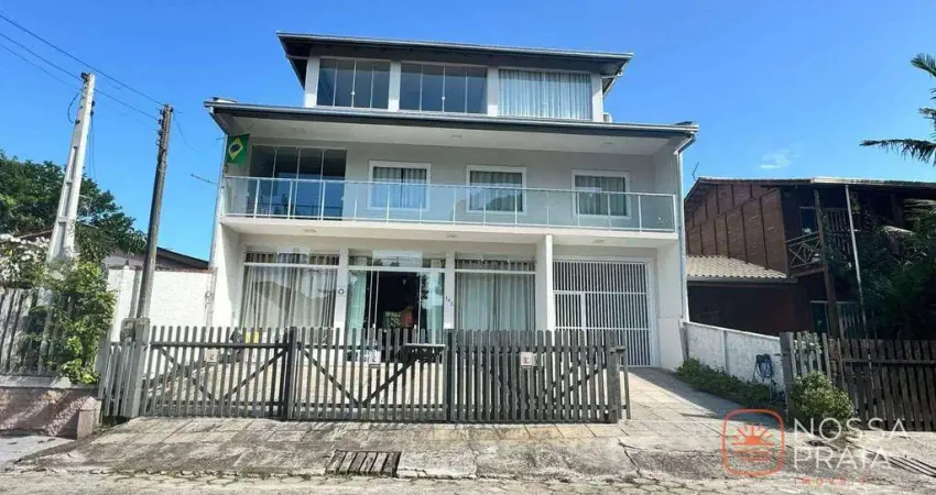 Sobrado com 5 dormitórios à venda, 400 m² por R$ 1.950.000,00 - Itapema do Norte Gleba - Itapoá/SC