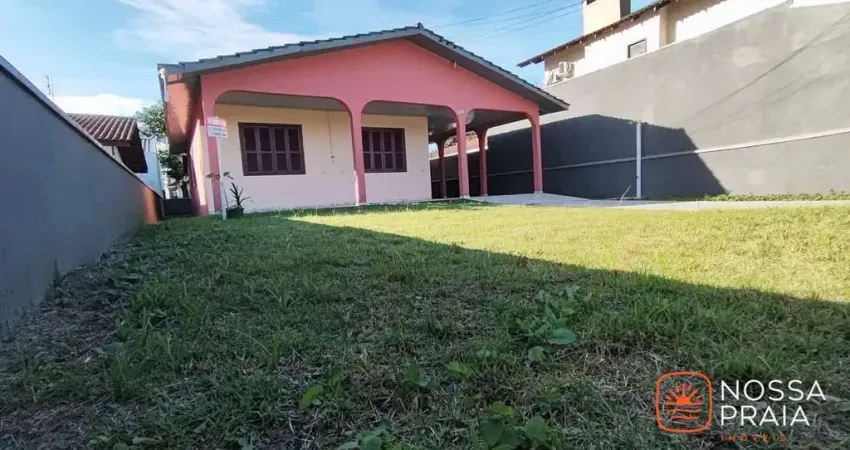 Casa mobiliada à Venda na Balneário Barra do Saí- Apenas 300 metros do mar!
