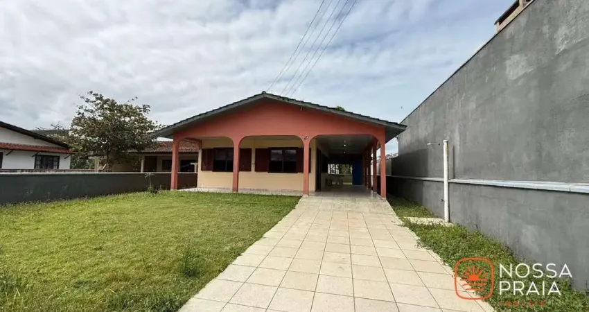 Casa mobiliada à venda na balneário barra do saí- apenas 300 metros do mar!