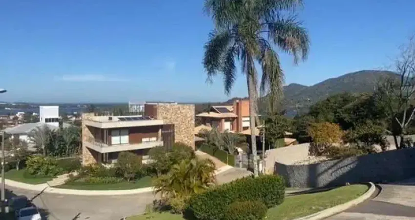 Terreno em condomínio fechado à venda na Rodovia Doutor Antônio Luiz Moura Gonzaga, 1, Rio Tavares, Florianópolis