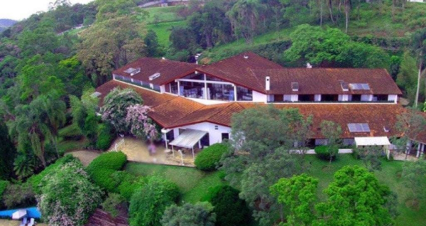 Hotel SPA com área de 28.149 m² e 8.268 m² de construção (próx. à Rod. R. Bittencourt) - Itapecerica da Serra - SP