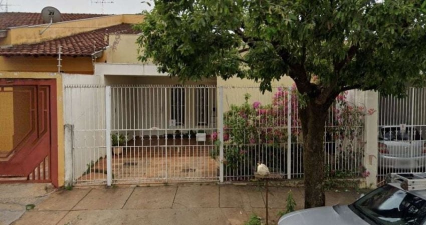 Casa à venda na Rua Regente Feijó, 59, Centro, Lins