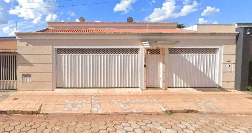 Casa 376 m² - Frutal-MG - Rua Santos Dumont, 225 - Princesa Isabel