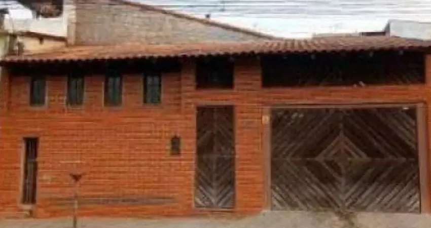 Casa à venda na Rua João Justo Bueno, 194, Taba Marajoara, Suzano