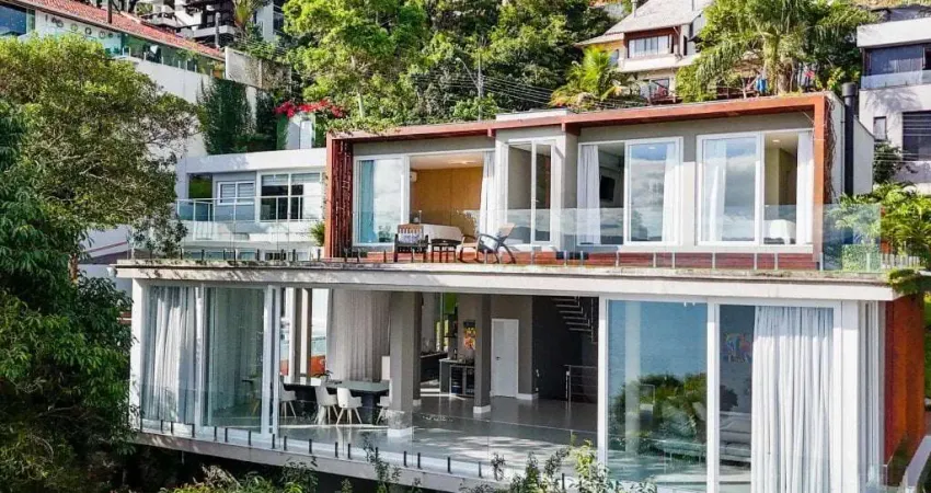 Casa de Alto Padrão com 680 m² no Condomínio Recanto das Gaivotas - Sambaqui - Florianópolis - SC