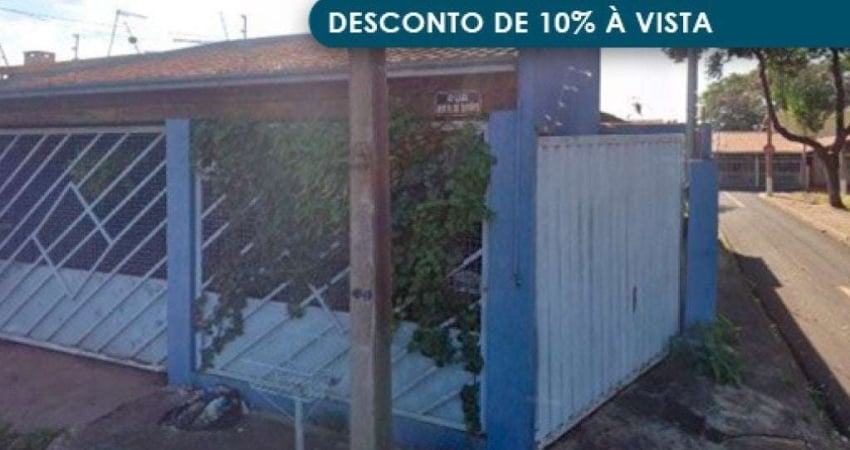 Casa à venda na Rua Bertoldo Durães, 55, Conjunto Café, Londrina
