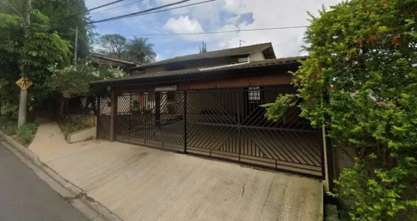 Casa à venda na Rua dos Ipês, 160, Retiro das Fontes, Atibaia
