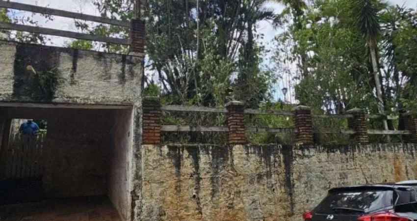 Casa em Área de 1.070 m² - Três Barras - Serra Negra - SP
