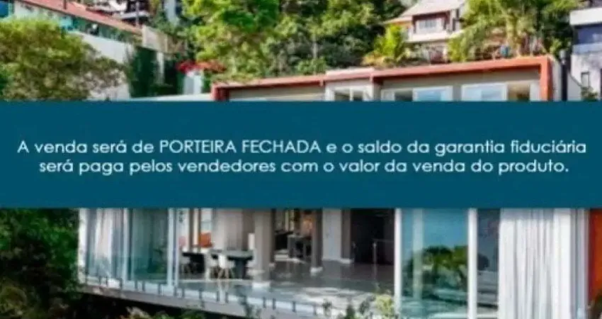 Casa de Alto Padrão com 680 m² no Condomínio Recanto das Gaivotas - Sambaqui - Florianópolis - SC