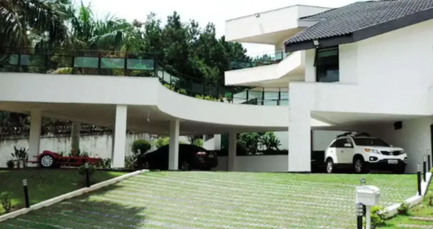 Casa de alto padrão em terreno de 1.700 m² e área construída de 740 m² - alphaville - santana de parnaíba - sp