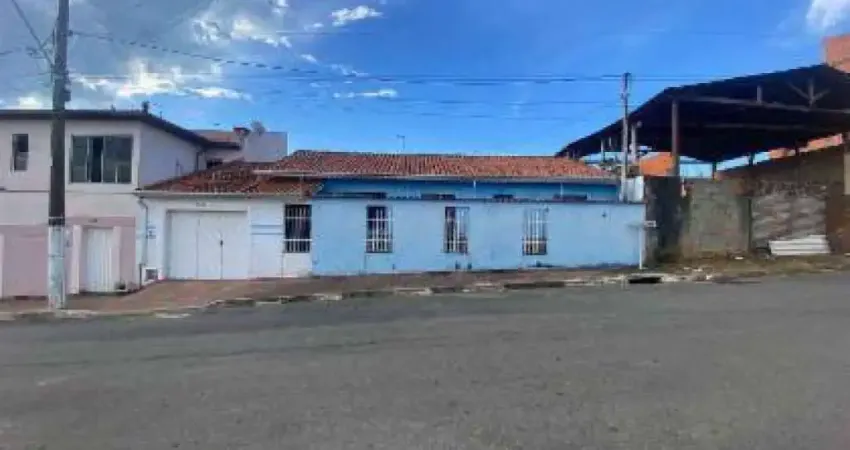 Casa com 3 quartos à venda na Rua Bahia, 354, Vila Bela Vista, Capão Bonito