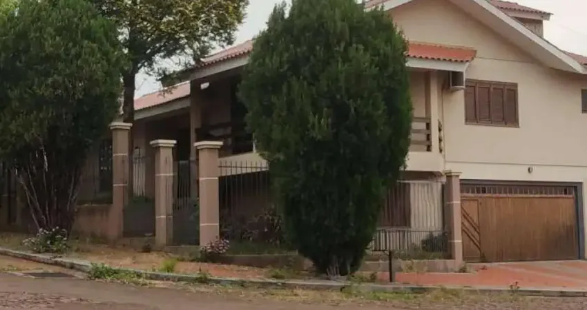 Casa à venda na Rua Azaléias, 325, São Francisco, Santa Rosa