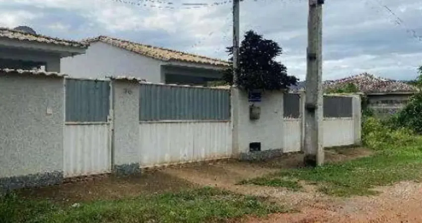 Casa à venda na Rua 7, 36, Bazílio, Rio Bonito
